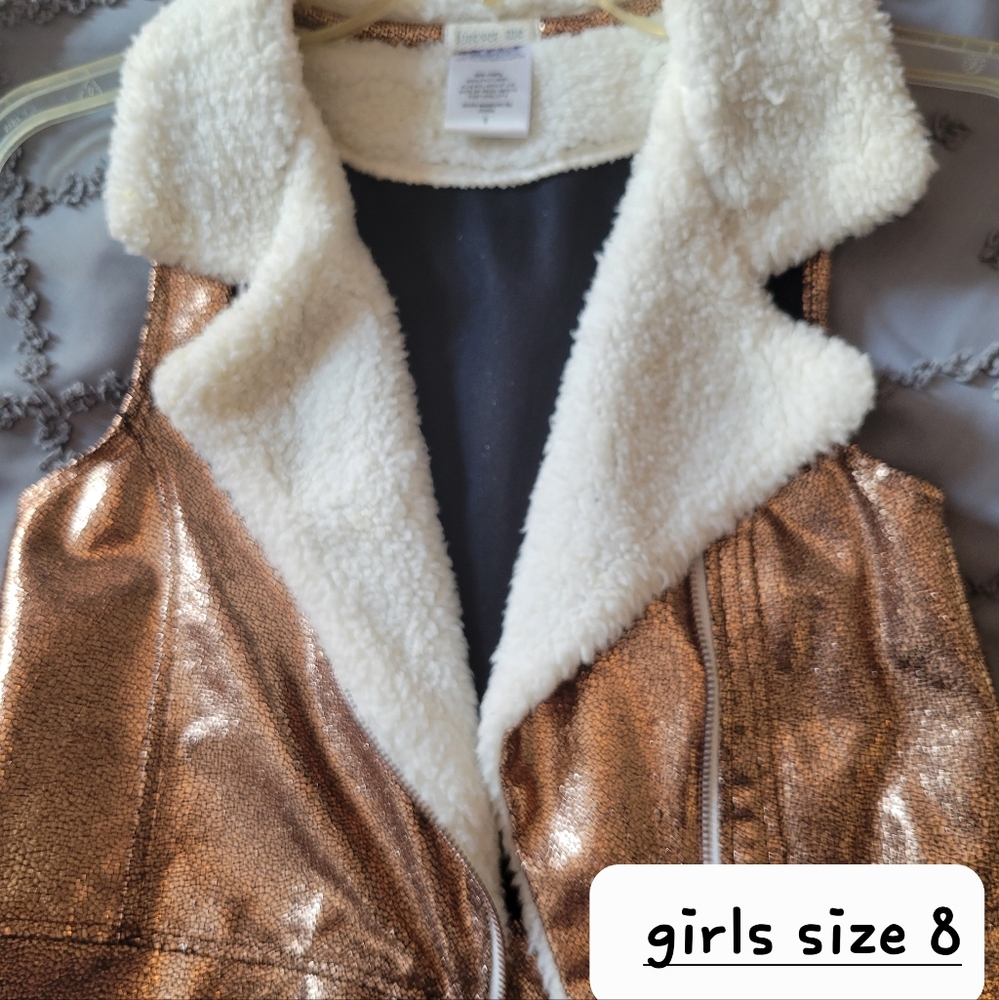 Girls Vest Sz 8